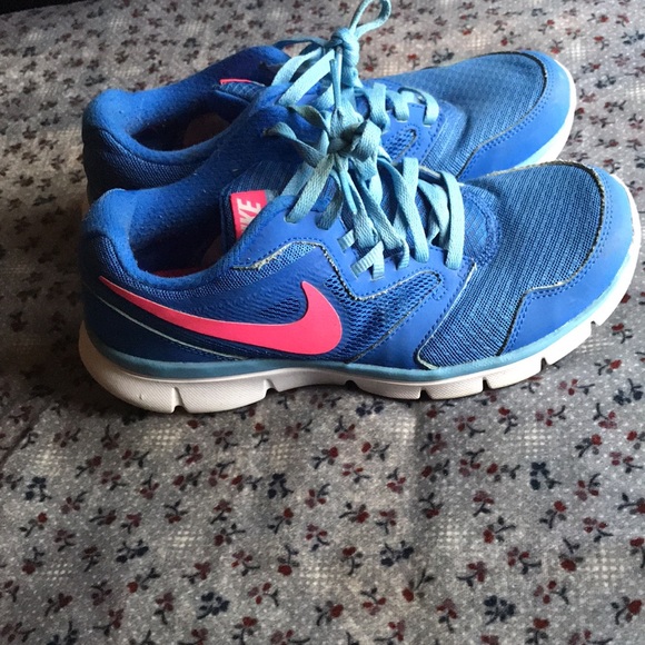 👟 Women’s Nike Shoes size 6 1/2 👟 - Picture 3 of 7